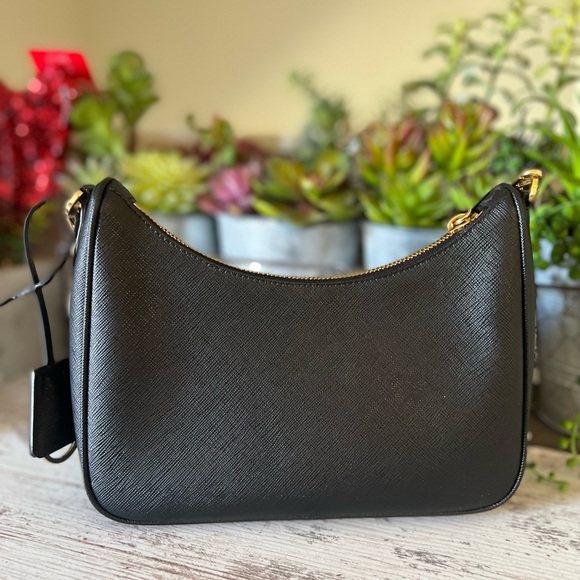 SOLD ✨Prada Re-Edition 2005 in Saffiano GHW✨ - Picture 8 of 16